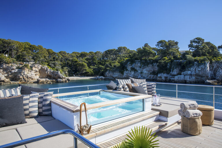 luxury yacht charter