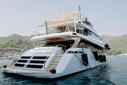 0418ef80-ee54-11ed-bda1-c115e98ef395-UNASOLA_superyacht_for_sale_charter_44