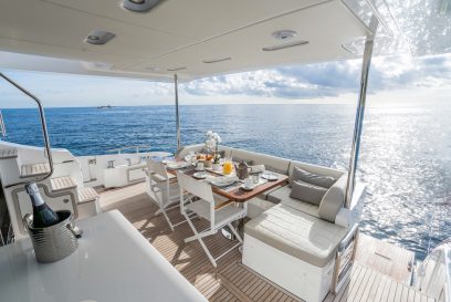 M/Y VABOSA - Aft seating area