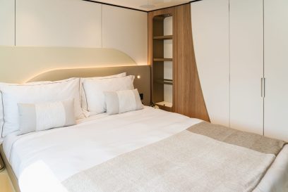 MAJESTY 100 TERRACE AQUA MARINE