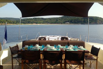 M/Y ECLAT - Aft seating area