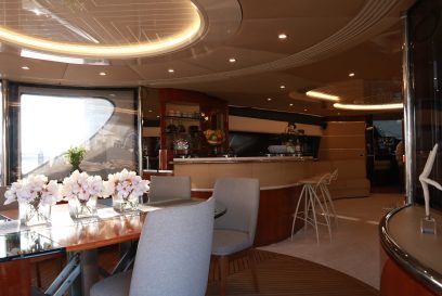 M/Y SIMONA - Main salon & bar
