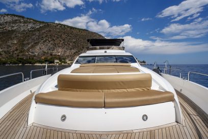 LADY YOUSRA - Bow area