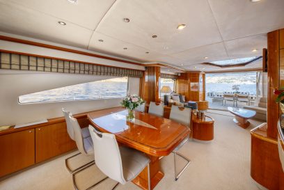 LADY YOUSRA - Dining