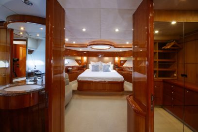 LADY YOUSRA - VIP cabin