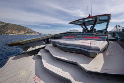 M/Y FAST ONE - LAMBORGHINI 63 - Sunbathing area aft