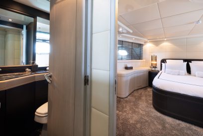 LAUREN V - VIP Cabin