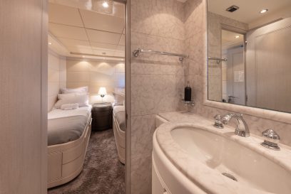 LAUREN V - Twin en-suite