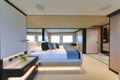 MAJESTY 120 - Owner's stateroom