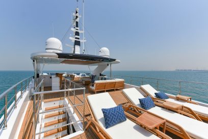 MAJESTY 120 - Sun deck (1)