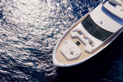 MAJESTY 60 Bow Aerial
