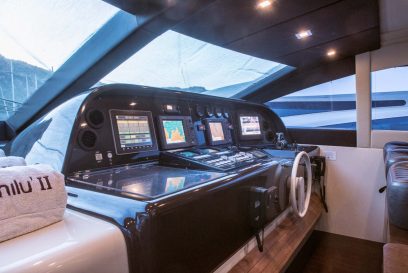 M:Y MILU II - Aqua Marine - Cockpit