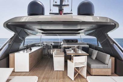 Ocena six - Flybridge - MYBA