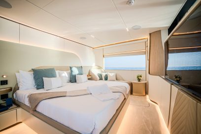 MAJESTY 100 TERRACE AQUA MARINE