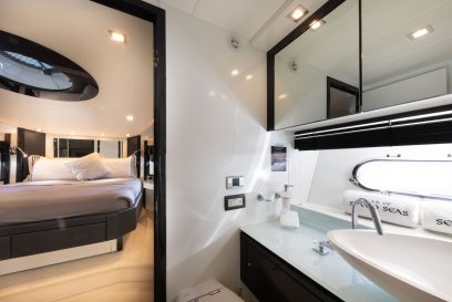 STAR OF SEVEN SEAS- VIP cabin en-suite