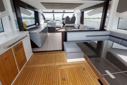 Sunseeker Predator 74 XPS - Aqua Marine - Dining and salon