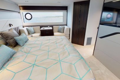 Sunseeker Predator 74 XPS - Aqua Marine - Master cabin 1
