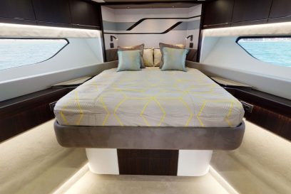 Sunseeker Predator 74 XPS - Aqua Marine - VIP cabin